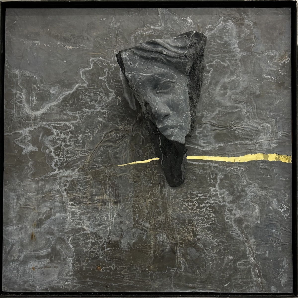 Michelangelo Galliani, Senza titolo, 2015, marmo nero, 63x63x25cm